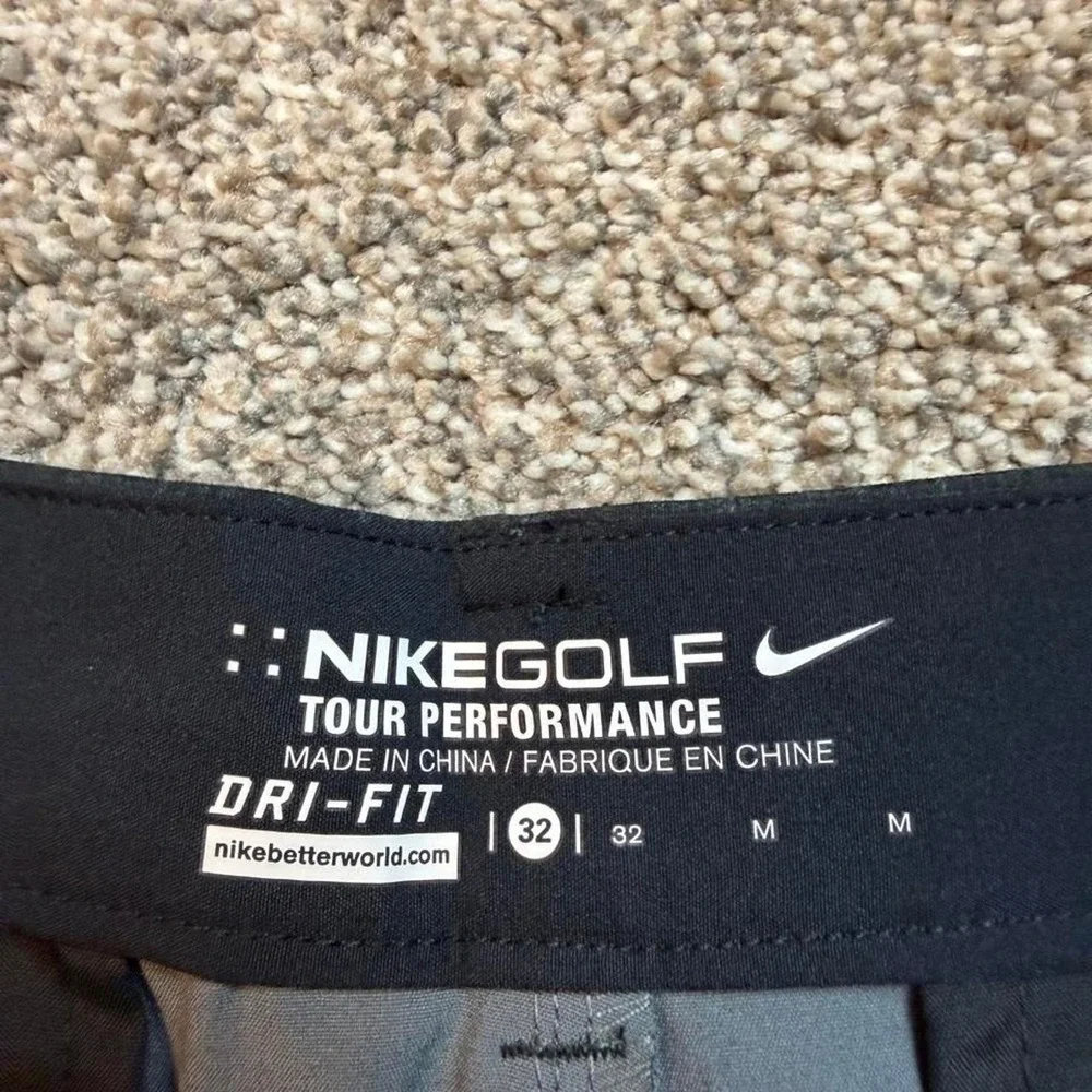 Nike golf tour performance dri fit shorts brand new with tags size 32
